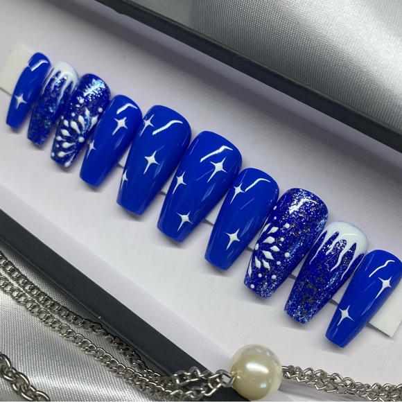 Cobalt Blue Winter Snowflake Nails - Picture 4 of 5